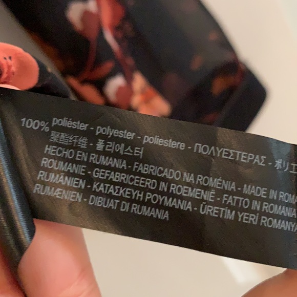 Long Sleeve Floral Blouse - Picture 6 of 6